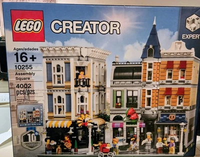 LEGO CREATOR: Cuadrado de montaje (10255) Foto 1 de 4