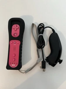 PINK - Nintendo Wii Motion Plus Controller Remote Wiimote - GENUINE + Nunchuck! - Picture 1 of 4