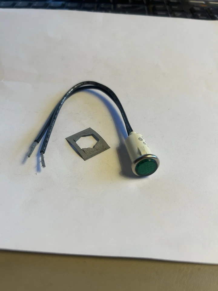 Harley Davidson Green Neutral Indicator Lamp w/Speed Nut FXR FX 75-85  67851-75 - Image 1 of 1