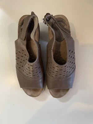 Sandálias ABEO BIOsystem Berrie 7 estreitas bege salto bloco borla confortável  - Imagem 1 de 4