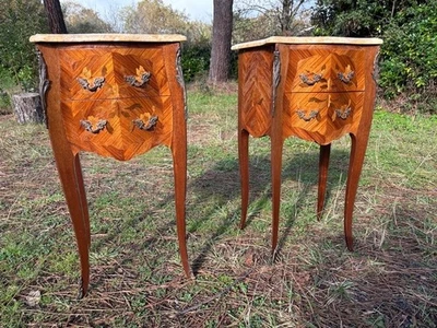 Paire de Tables de nuit de style Louis XV en marqueterie Française - Photo 1/4