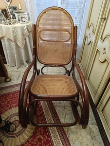 Sedia a dondolo vintage in Vimini- Bambù Curvato. - Foto 1 di 3