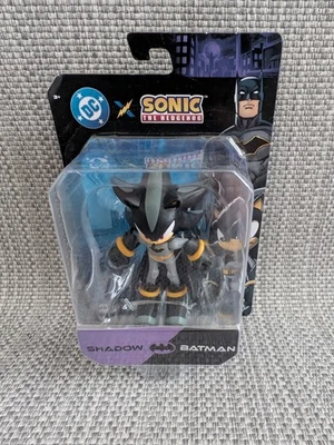 JAKKS PACIFIC DC Comics x Sonic the Hedgehog Actionfigur Shadow als Batman 6 cm Jakks