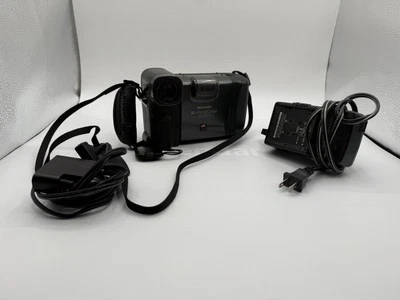 SHARP 8 VIEWCAM HI-FI MONAURAL 12X ZOOM MODEL VL-E49U CAMERA  - Image 1 of 4