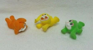 3 FIGURINES KINDER SURPRISE LAPINS DE PAQUES TT118 ORANGE TT117 VERT TT123 JAUNE - Imagen 1 de 2