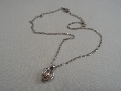 Collar colgante de cuentas enjauladas tono plateado WISH PEARL (B33) Foto 1 de 3