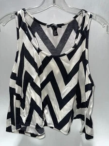 Forever21 Black & White Chevron Cropped Tank Junior's Size Large - Picture 1 of 3