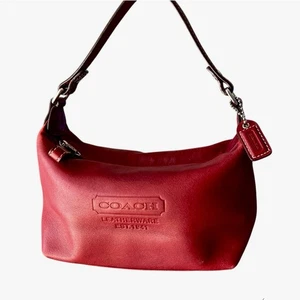 Mini bolso de cuero Coach vintage Baguette Demi artículos de cuero 1941 rojo oscuro Y2K - Imagen 1 de 13