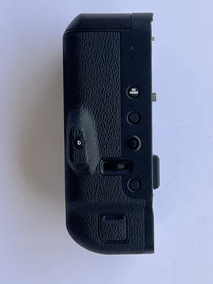 Fujifilm VG-GFX1 Vertical Battery Grip for GFX 50S - Image 1 of 4