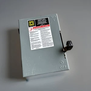 🔴SQUARE D D221N GENERAL DUTY SAFETY SWITCH 30A 240VAC‼️ - Picture 1 of 6
