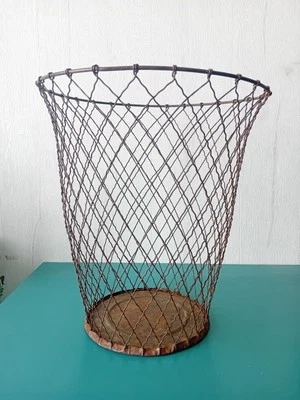 Ancienne corbeille à papiers Grillondu Sgdg. - Photo 1/4