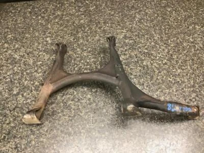 Soporte central 100A Honda Shadow 700 VT700C VT700 86 Foto 1 de 3