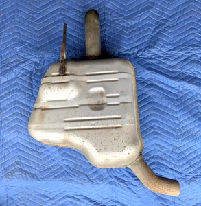 2018 2019 2020 GMC ACADIA 2.5L FWD REAR EXHAUST MUFFLER OEM - Picture 1 of 4