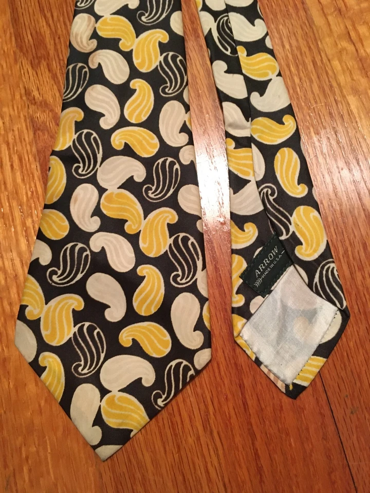 1940s Neck Tie - Arrow - paisley silky Swing - black/gold/cream - Image 1 of 1