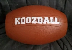 Originale Ufficiale Koozball Football Can Cooler Koozie Portabevande NFL NCAA RARO - Foto 1 di 5