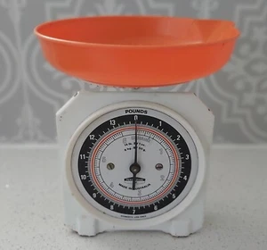 Vintage Australian Persinware Tin Kitchen Scales - Picture 1 of 7