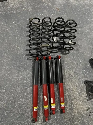 MOPAR Rubicon Factory Suspension 18-26 Jeep Wrangler JL 4-Door - Image 1 of 4