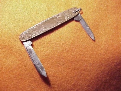 SHEFFIELD~ BRASS ORNATE DESIGN~2 BLADE Folding Knife(NN) - Image 1 of 4