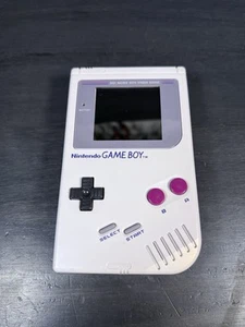 Gris Nintendo Classic Game Boy DMG con pantalla LCD IPS retroiluminada mejorada - Imagen 1 de 4