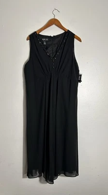 Vestido STYLE & CO Feminino Pequeno Preto Decote V Embelezado 18 NOVO Feriado Ano Novo - Imagem 1 de 4