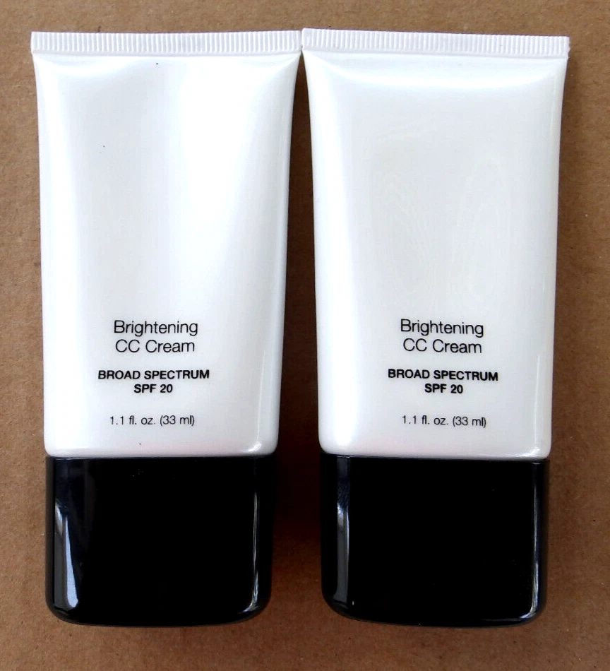 (2) Crema Iluminadora CC Corrector de Tez FPS 20 Sin Aceite - Medio y Ligero Foto 1 de 2