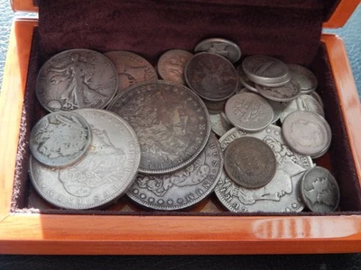 4 Morgan Dollars, + $4.00 face Silver + Buffalo 5c, Indian 1c, wood box #5 - Image 1 of 4