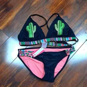 NEW Xhilaration Cactus swimwear bikini top and bottom size Medium - Picture 1 of 5
