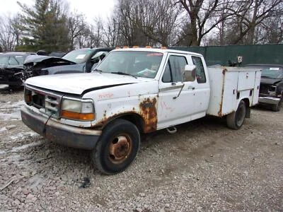 Used Radiator fits: 1996  Ford f350 pickup 8-445 7.3L diesel plastic tanks A Foto 1 de 4