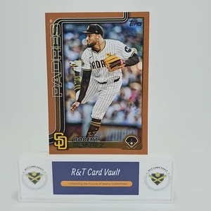 2025 Topps Series 2 Robert Suarez Gold /2025 #633 San Diego Padres - Picture 1 of 2