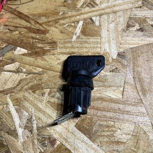 Toro Genuine Ignition Key & Switch 63-8360 , 40-5940 - Picture 1 of 2