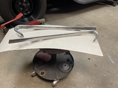 Dodge Charger 1968-70, moldura Coronet Belt Line Foto 1 de 4