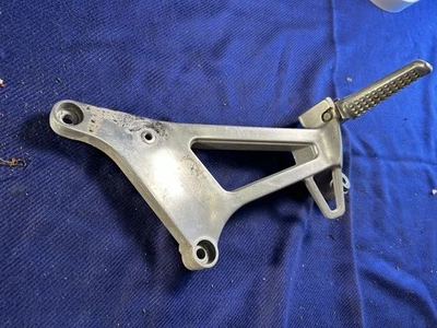 Honda 1992 VFR 750 90-93 pasajero estriba soporte trasero derecho OEM interceptor  Foto 1 de 4