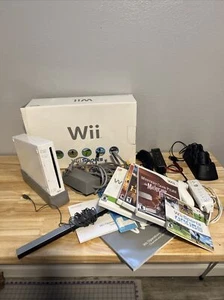 Nintendo Wii White Console System Bundle Tested with Wii Sports 2 Remotes [CB07] - Picture 1 of 12