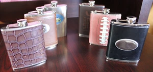 Asst Hip Flasks New Total of 6 Faux Leather, Leather and Stainless Steel. 7,8oz - Picture 1 of 15