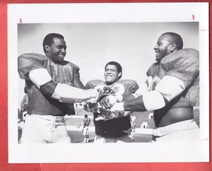 1979 HOUSTON U. 8 X 10 TYPE 1 GLOSSY LEONARD MITCHELL ROOKIE - Picture 1 of 2