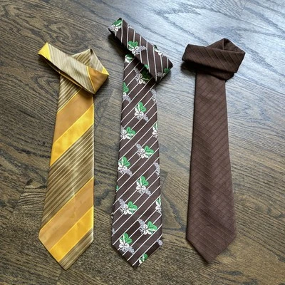 Lote de 3 Corbatas DISCO Años 70 MOD FLORAL Rayas FLORES RETRO Cuello Ancho Corbatas Foto 1 de 4