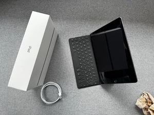 iPad 7. Generation 128GB Wi-Fi Space-Grau - Bild 1 von 2