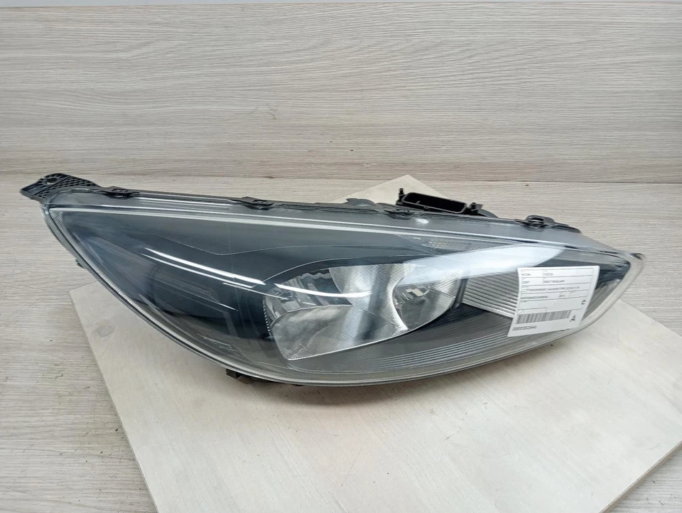 FORD FOCUS RIGHT HEADLAMP LZ, TITANIUM/SPORT, HALOGEN TYPE, 07/15-11/18 2017 - image 1 of 4