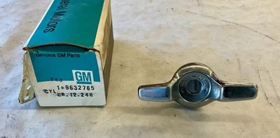1979 Buick Chevy Olds Pontiac Backdoor Lock Cylinder GM NOS SR23 — 第 1/2 张图片