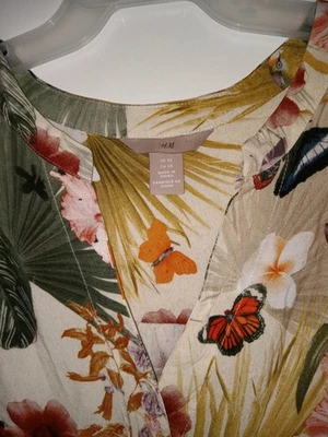 H&M Tunic V-Neck Shirt Long Sleeves Birds Butterflies Flowers Women size 20 Long - Image 1 of 3