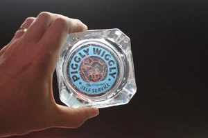 RARE 1960s PIGGLY WIGGLY SELF SERVICE GLASS ASHTRAY SIGN FOOD STORE PROMO PIG - Picture 1 of 23