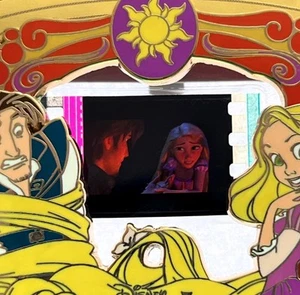 Prendedor Disney Tangled Rapunzel & Flynn A Piece of Disney Movie History Film Cell LE - Imagen 1 de 1