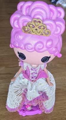 Lalaloopsy Goldie Luxe Limited Holiday Collector Edition Full Size With Stand - Image 1 of 4