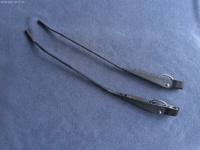ALFA ROMEO 1977 SPIDER Used Original PAIR of WINDSHIELD WIPER ARMS - Image 1 of 4
