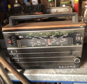 SELENA B210 Vintage Radio Sowjetzeit. UKW, AFC, SW, MW, LW. Made in UdSSR als Foto - Bild 1 von 2