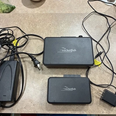 Kit de altavoces traseros inalámbricos Rocketfish para cine en casa RF-WRSK18 Foto 1 de 4