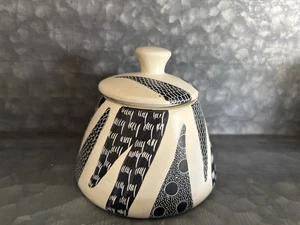 Vintage schwere Steinzeug schwarz/creme kleine Schüssel mit Deckel Badaccessoire Kenia - Bild 1 von 5