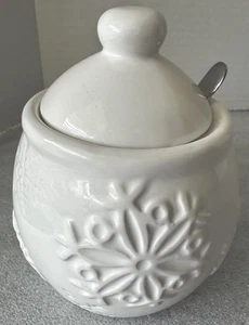 White Ceramic Sugar Bowl W/Notch Lid & Spoon Embossed Snowflake Winter Christmas - Picture 1 of 7