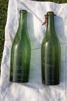  anciennes bouteilles de limonade Michard Voiron et Meynet Champier bon état - Photo 1/3