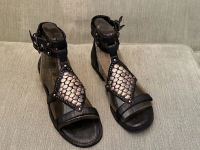 Sandalias de gladiador BCBG Paris negras con tachuelas sin usar - para mujer talla 7,5 Foto 1 de 4